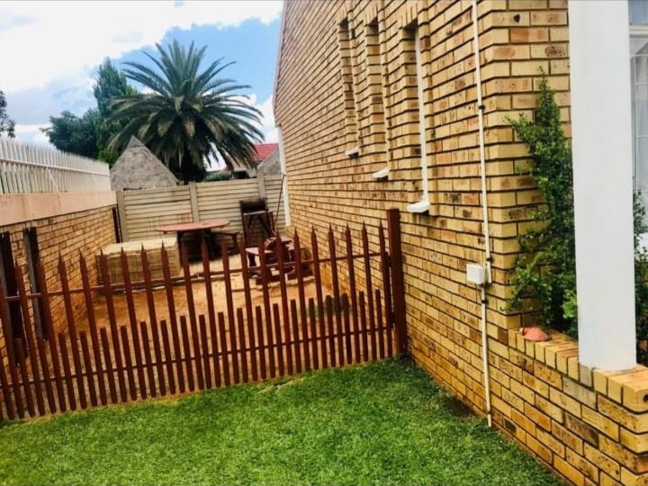 2 Bedroom Property for Sale in Randlespark North West